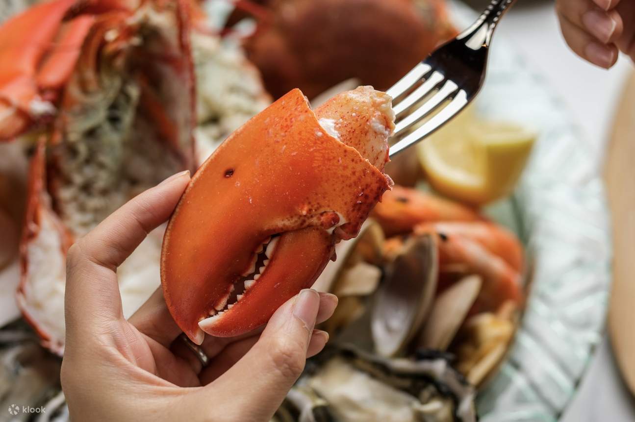 Khách sạn Sheraton Hồng Kông Sheraton Hong Kong Hotel | Hàu Quán Oyster & Wine Bar | Trải nghiệm bữa nửa buổi Chủ Nhật tinh tế, bữa tối set tôm hùm